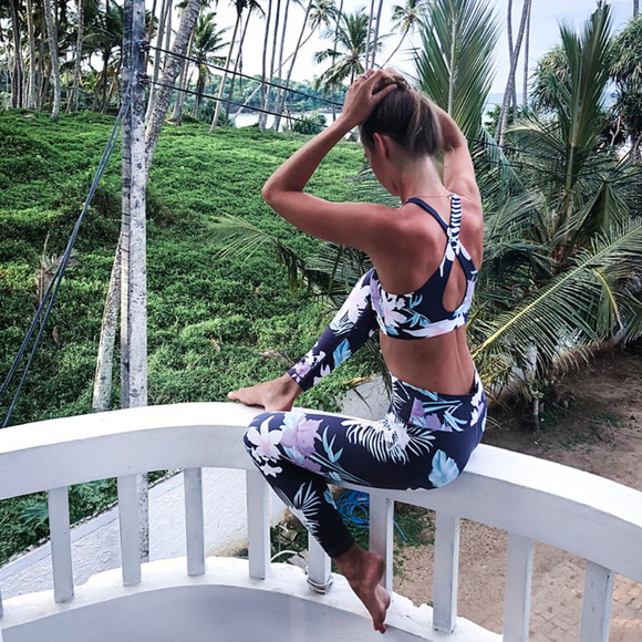 Dark Blue Floral Leggings w/ matching top - Picture 6 of 8